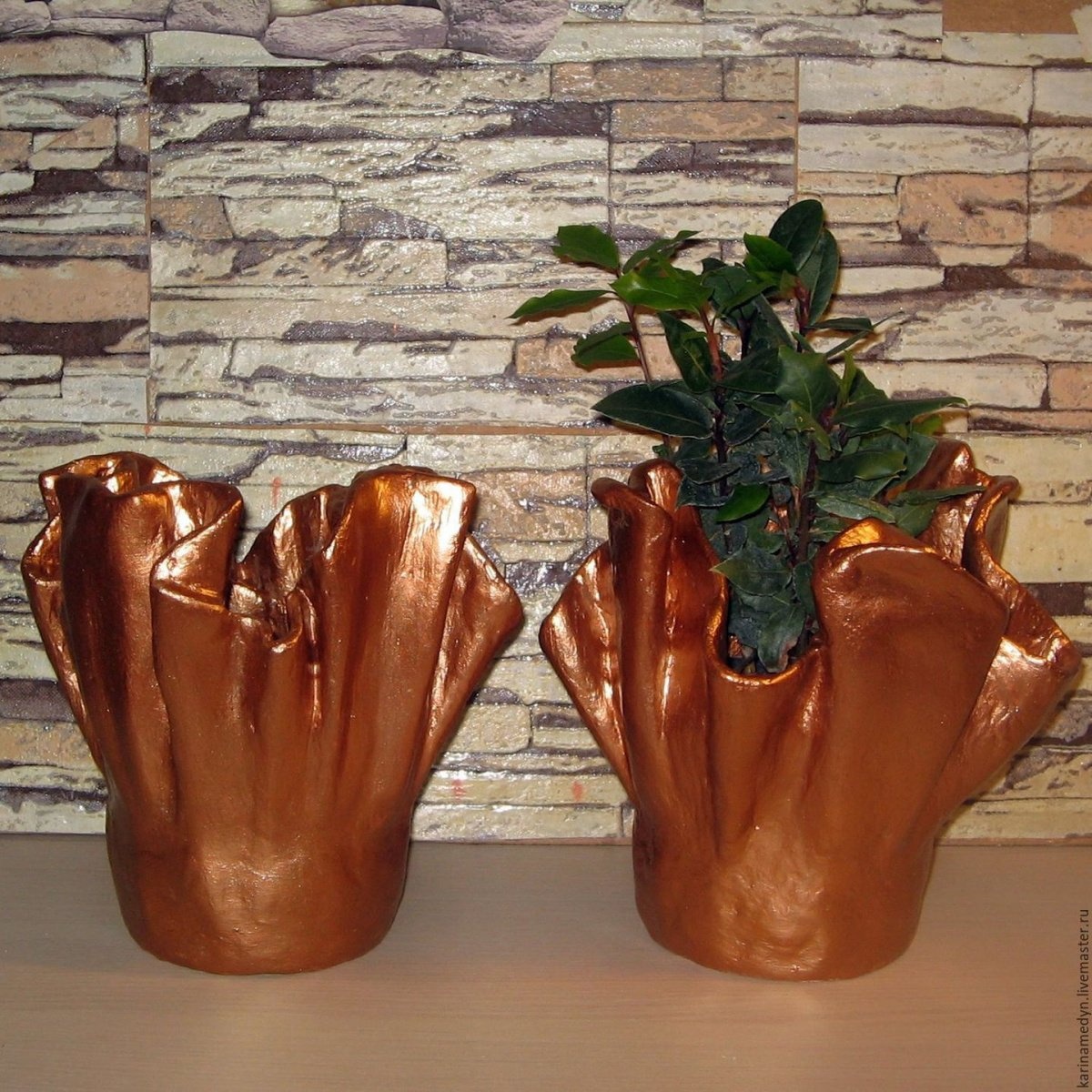 Ваза из бронзы