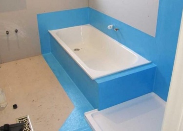 Ванная комната - это помещение с повышенной влажностью, поэтому мебель, стены, потолок и полы в этом помещении контактируют не только с водой, но и...