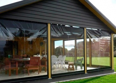 Что такое жидкие окна. Возможность применения на веранде. Плюсы и минусы конструкции, уход и хранение в летний период.