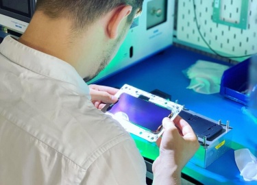 Сохраните оригинальную матрицу заменив переднее стекло экрана — переклеим стекло iPhone 11 Pro на заводском оборудовании в вашем присутствии. Время...