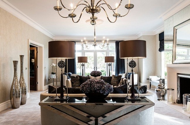 При умелом использовании напольные вазы могут стать чуть ли не ключевым аксессуаром внутри