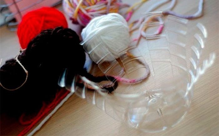 Ваза из пластиковой бутылки и нитки мастер-класс