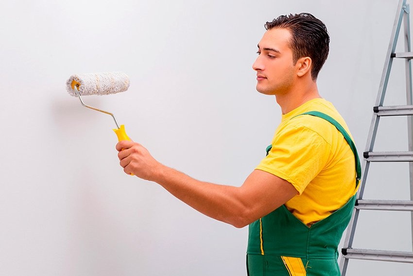 Силикатный клей можно использовать в качестве консерванта перед оклейкой обоями.